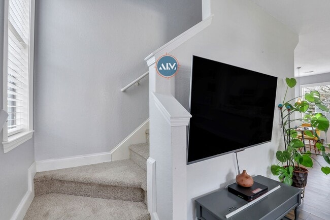 Building Photo - Stunning 3-Bedroom Home in University Park – Move-In Ready!