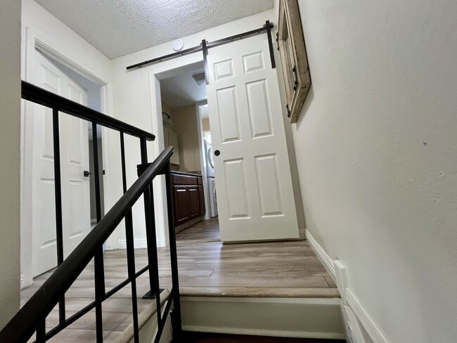 Building Photo - 5472 Roundtree Pl