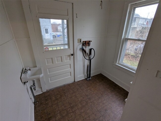 Building Photo - 107 Grant Ave