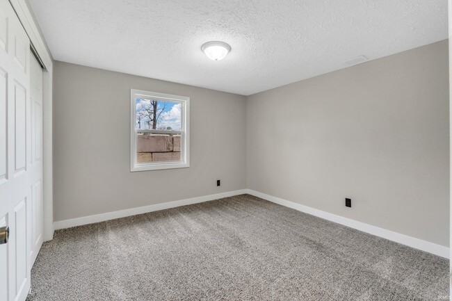 Building Photo - 2317 S 275 E