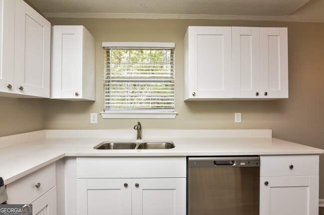 Building Photo - 2531 Willenhall Way