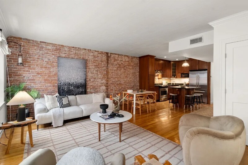 Building Photo - 156 Prince St