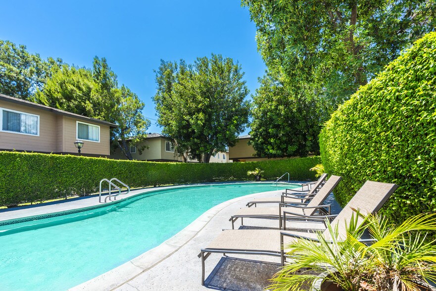 Building Photo - Mountain Crest Townhomes