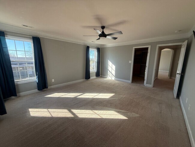 Building Photo - Amazing home with custom touches and in-ground pool