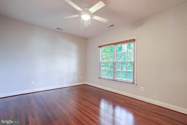 Building Photo - 4501 Walsh St