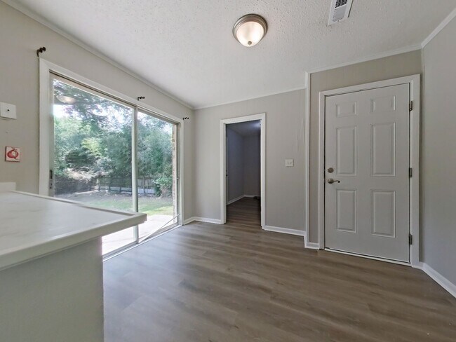 Building Photo - 3 Bedroom Ranch in West Augusta 30907 ZIPCODE