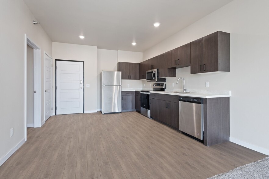 Building Photo - Marketplace Apartments