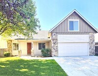 Building Photo - Lochsa Falls 5 Bedroom Home
