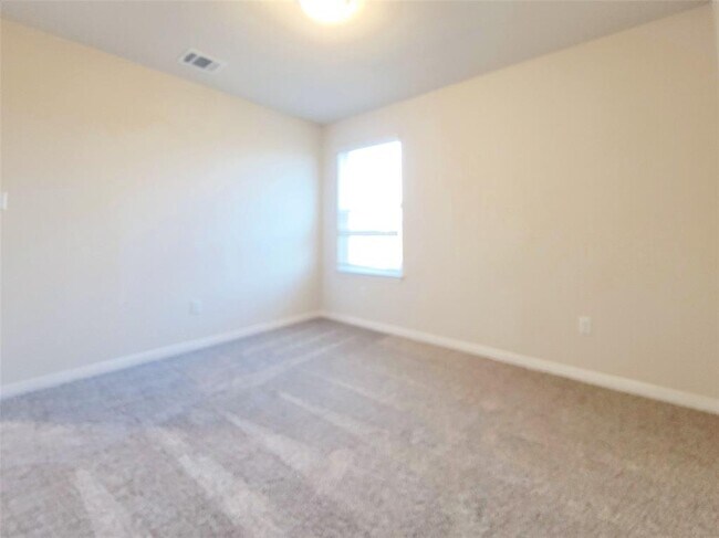 Building Photo - 120 Longmount Cv