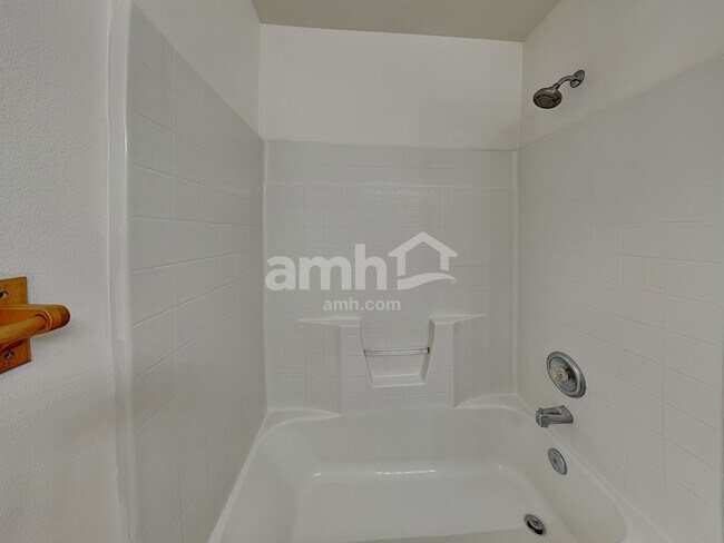 Building Photo - 1149 N Caterpillar Ave