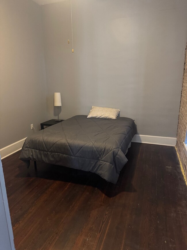 Building Photo - 748 9th St