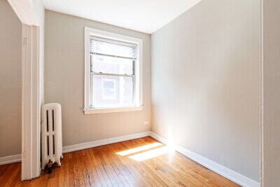 Building Photo - 544 W Surf St