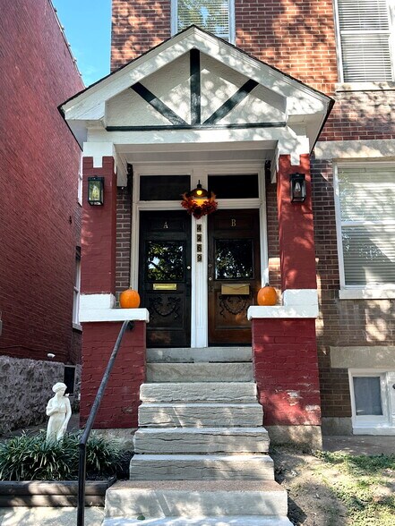 Building Photo - 4269 Botanical Ave