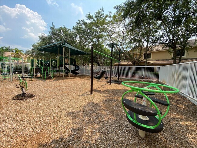 Building Photo - 4272 Vineyard Cir