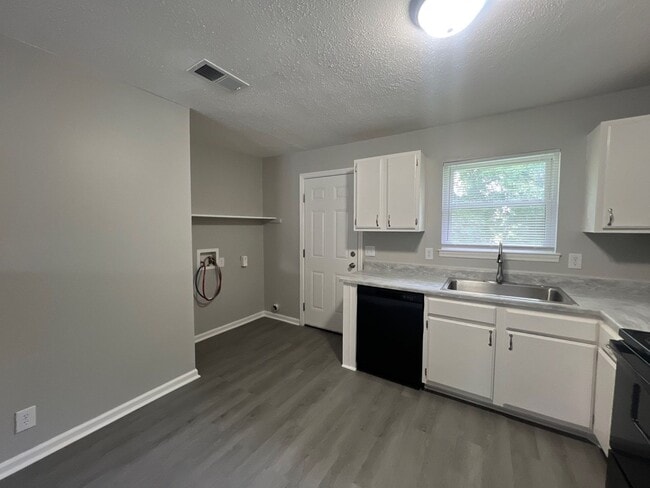 Building Photo - 2 bedroom, 1 bath Duplex in Gallatin