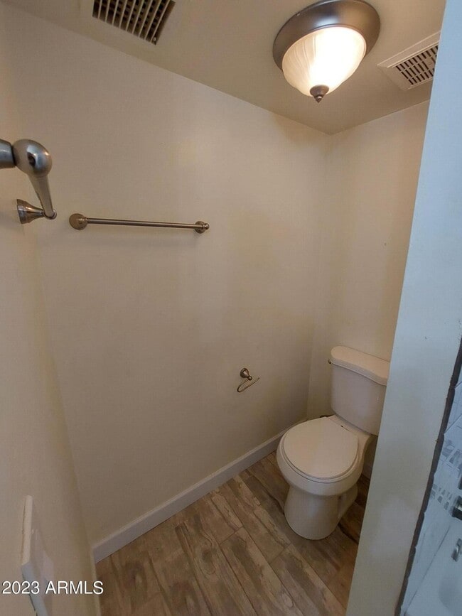 Building Photo - 6140 W Townley Ave