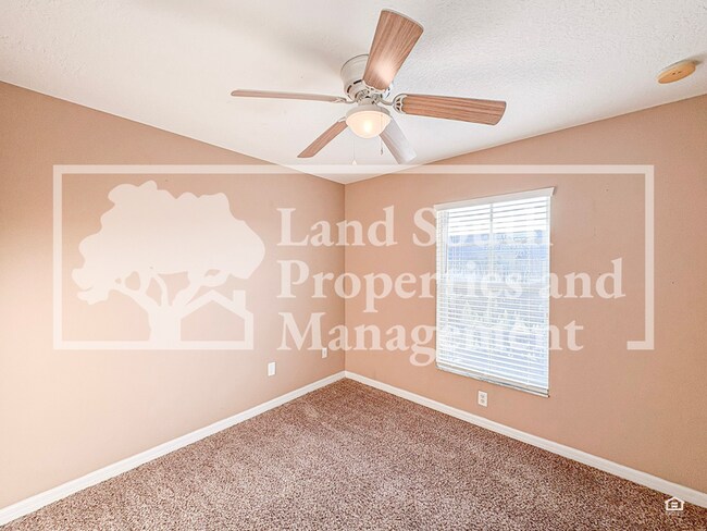 Building Photo - 5432 River Rock Rd