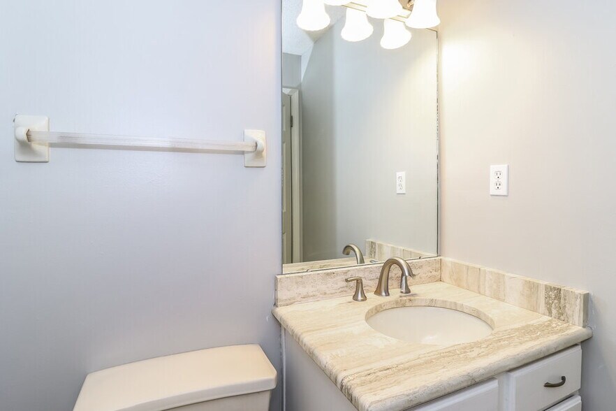 Building Photo - 1012 Spanish Trail Ln