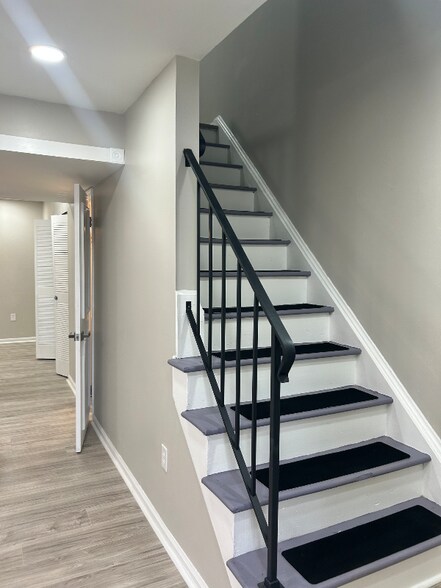 Building Photo - 3217 Hunters Mill Dr