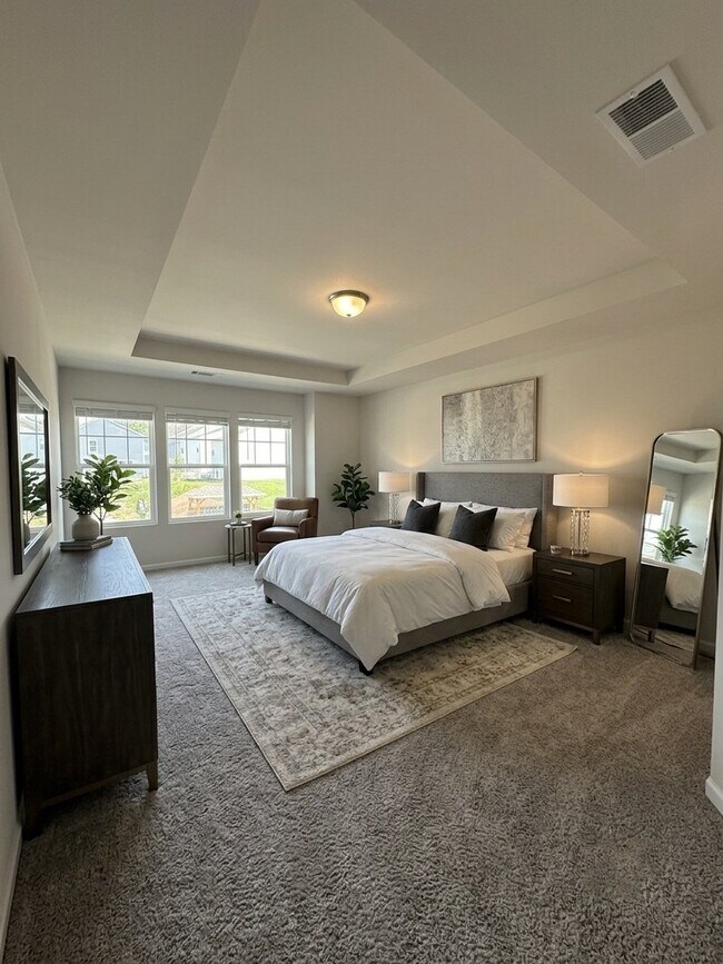 Building Photo - 79 Pineview Dr