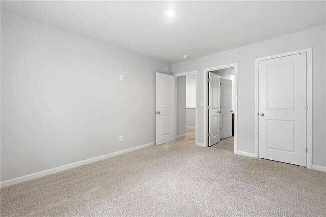 Building Photo - 3132 Hawthorn Farm Blvd