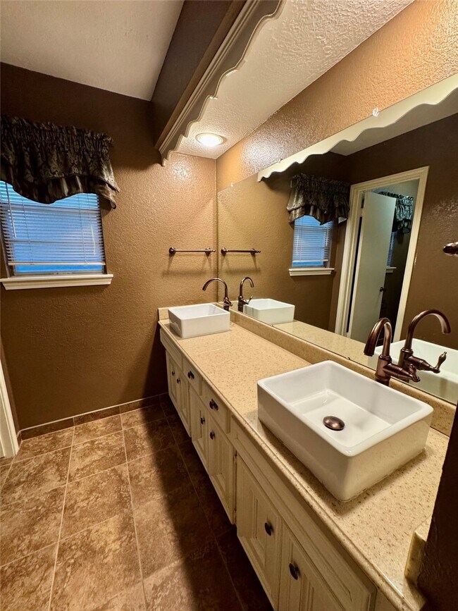Building Photo - 11814 Cypresswood Dr