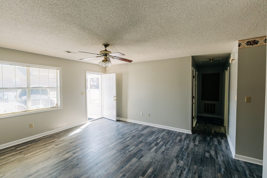 Building Photo - 1210 Douglas MacArthur St