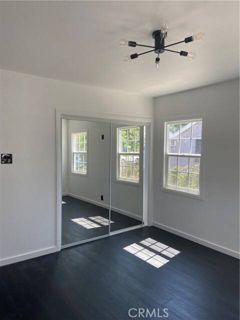 Building Photo - 4050 Floral Dr