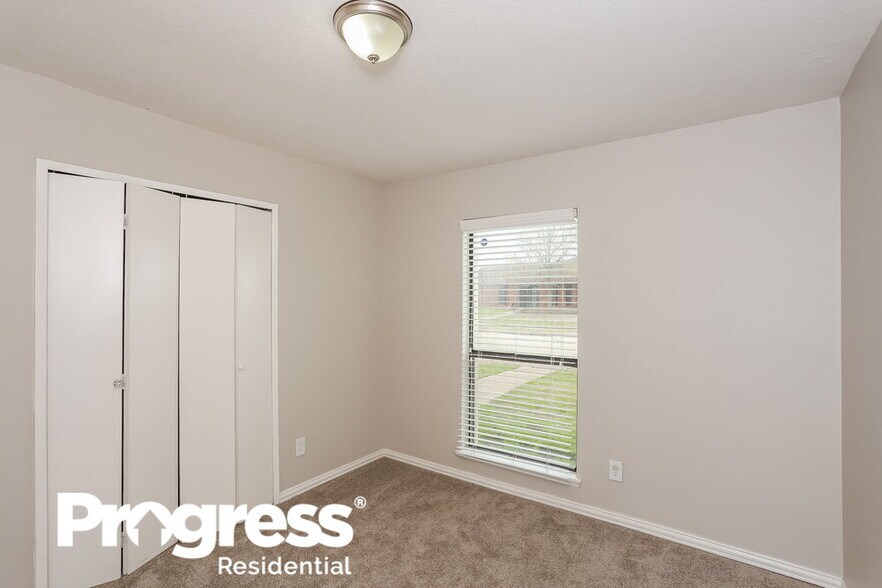 Building Photo - 616 Prairie Ln