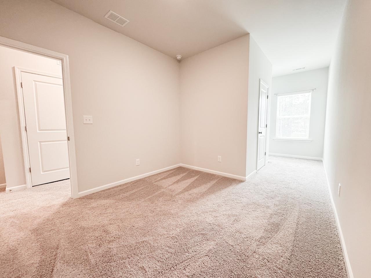 Building Photo - 208 Chesapeake Commons St