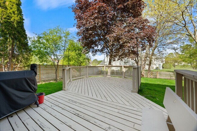 Building Photo - 1305 S Paddock Dr