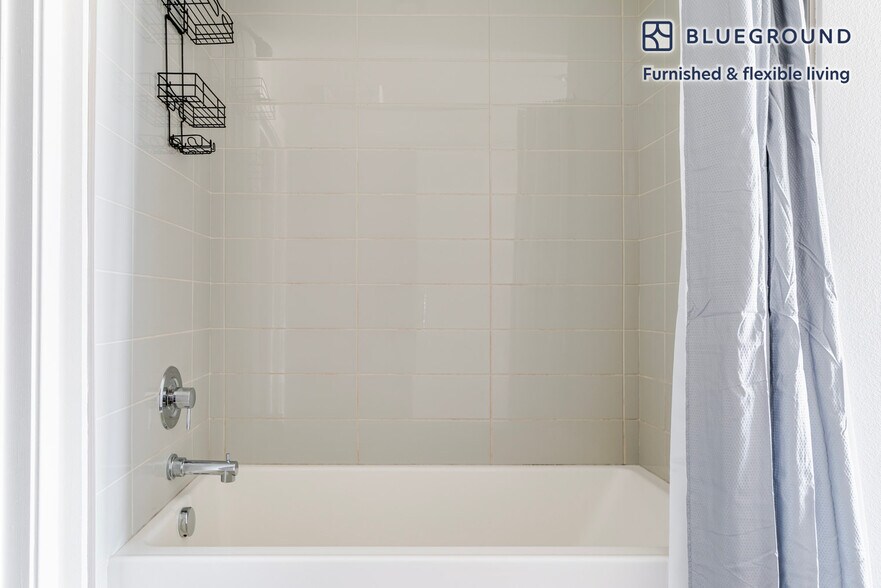 Building Photo - 650 E Capitol Ave