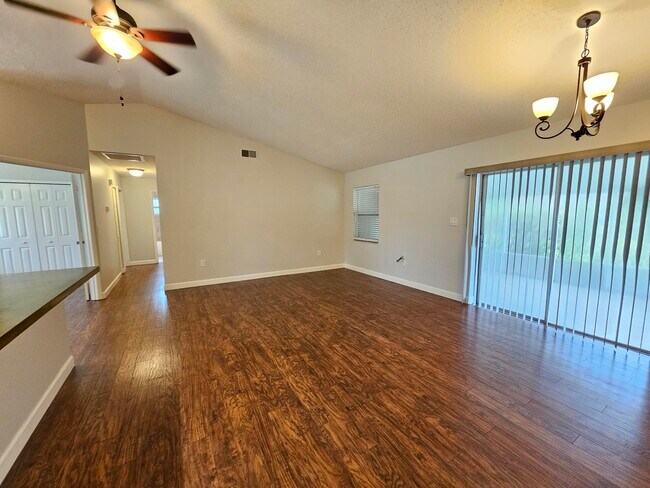 Building Photo - 6527 Pleasant Ave