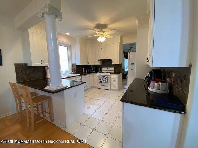 Building Photo - 85 Mira Vista Ct