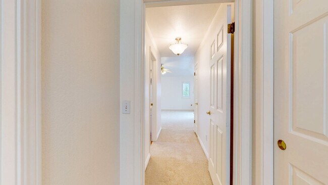 Building Photo - 7971 Oakmont Dr