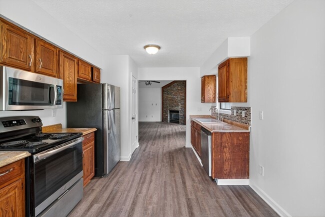 Building Photo - Charming 3-Bedroom Home in a Peaceful Neig...