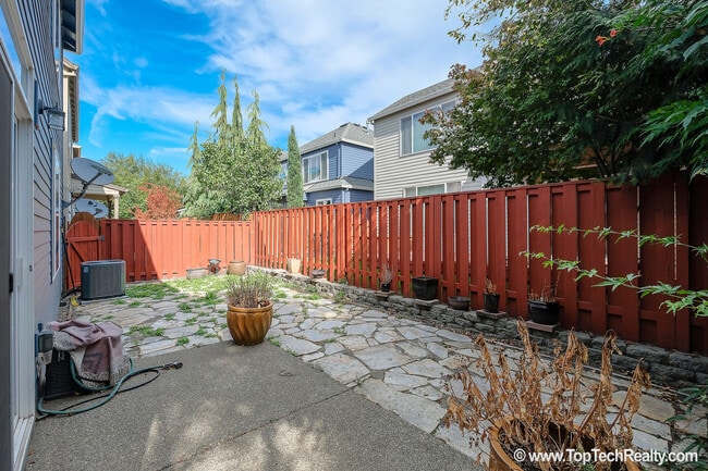 Building Photo - Lovely 4 Bedroom | 2.5 Bathroom | Corner Lot Single Family Home | In Beautiful Orenco Gardens Com...