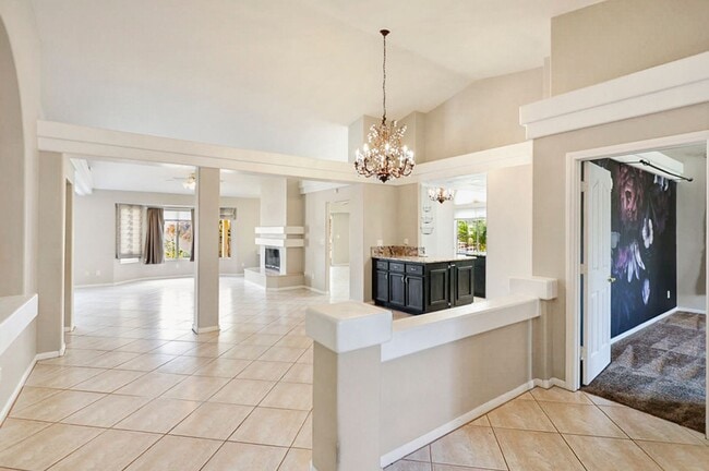 Building Photo - Single Story Northwest 3 Bedroom Pool Home