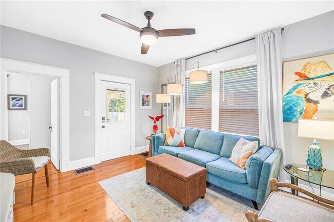 Building Photo - 748 11th Ave N