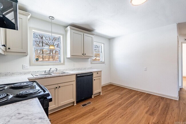 Building Photo - 511 S Grant St