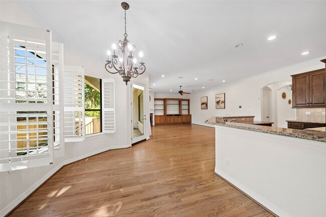 Building Photo - 4321 Jim West St