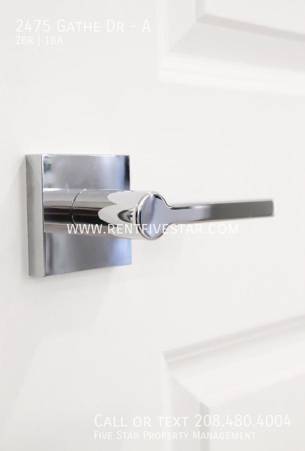 Building Photo - 2475 N Gathe Rd