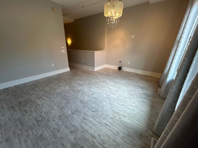 Building Photo - 1 Bed | 1.5 Bath Downtown Raleigh Condo - ...