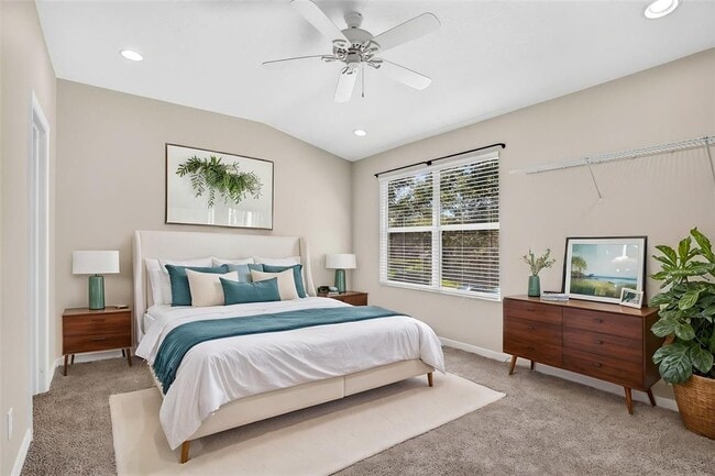 Building Photo - 5815 Fishhawk Ridge Dr