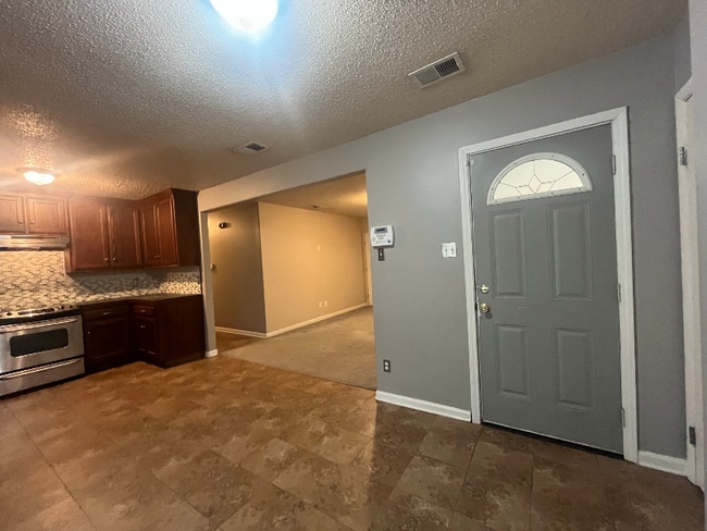Building Photo - 10 Northhaven Pl
