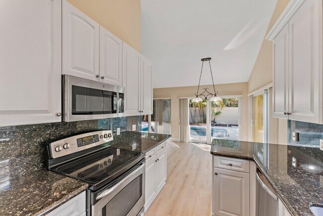 Building Photo - 118 Knoll Way