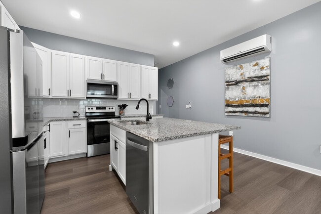 Building Photo - 1012 Jackson St