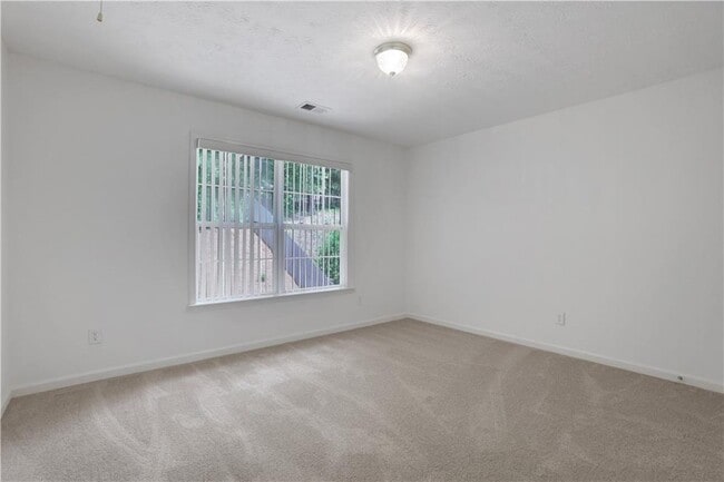 Building Photo - 3208 Juniper Dr