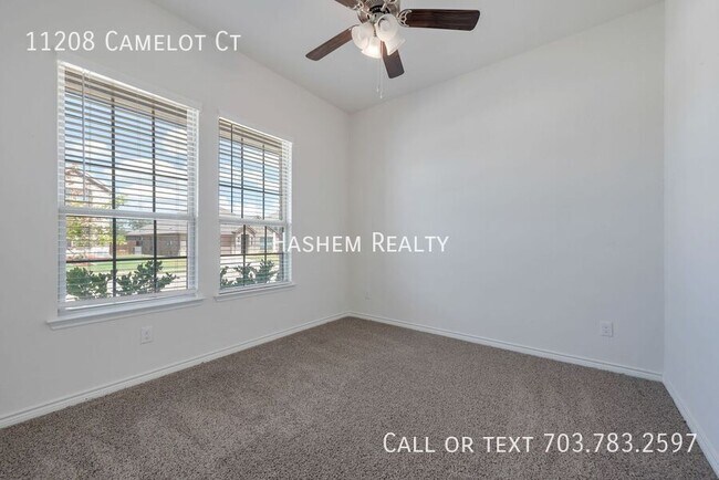 Building Photo - 11208 Camelot Ct