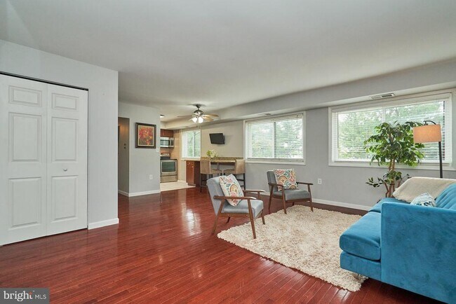 Building Photo - 3340 S 28th St